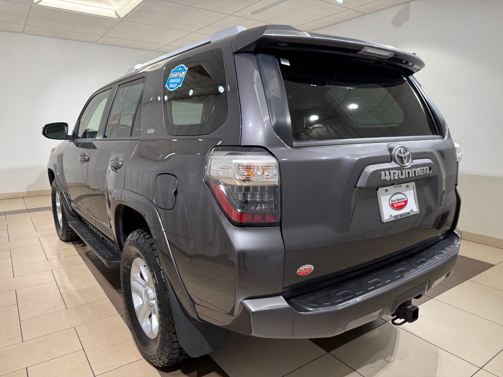 Thumbnail: 2017 Toyota 4Runner - 3