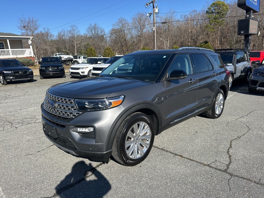 2021 Ford Explorer Limited's photo