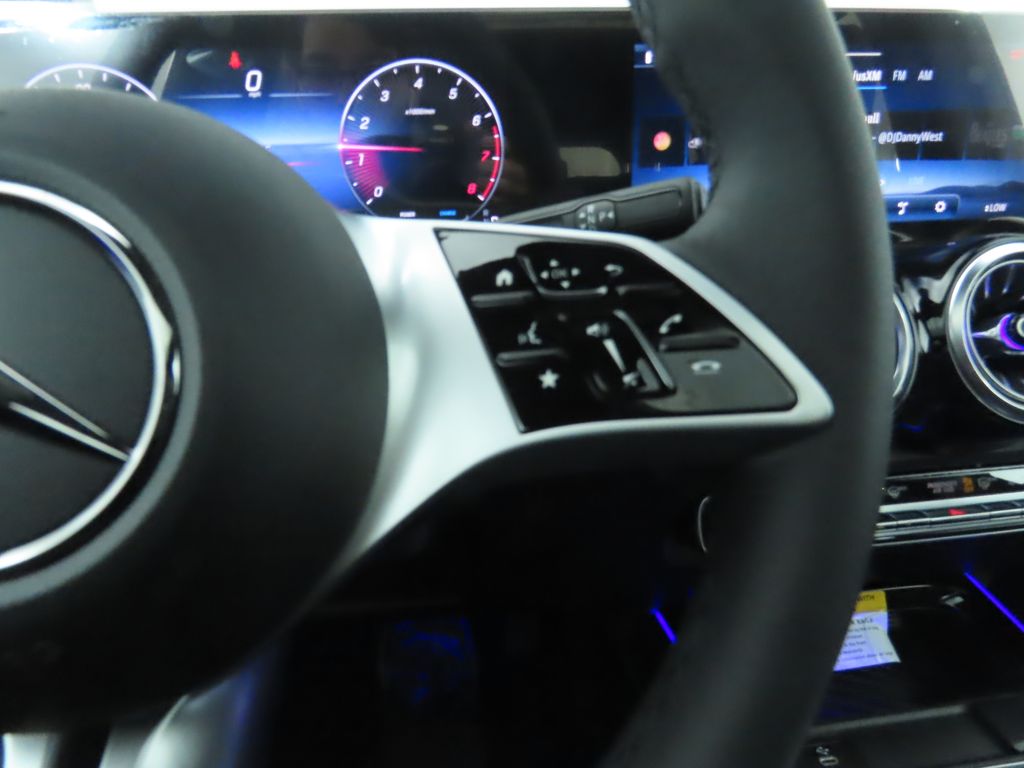 Thumbnail: 2025 Mercedes-Benz GLB - 12