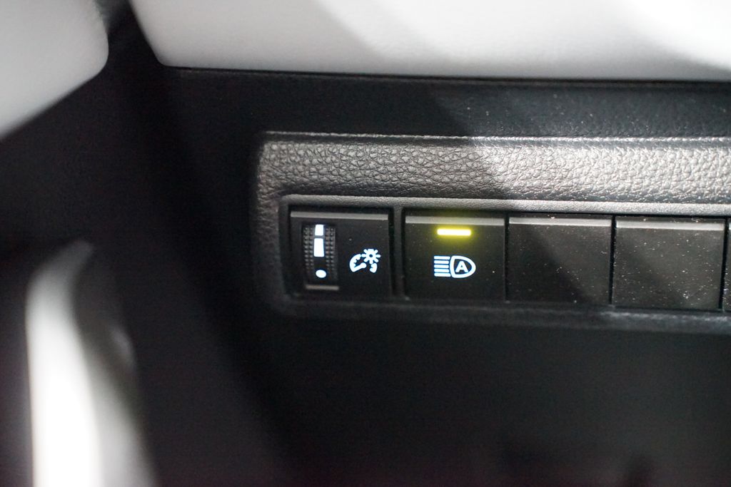 2024 Toyota Corolla SE 23