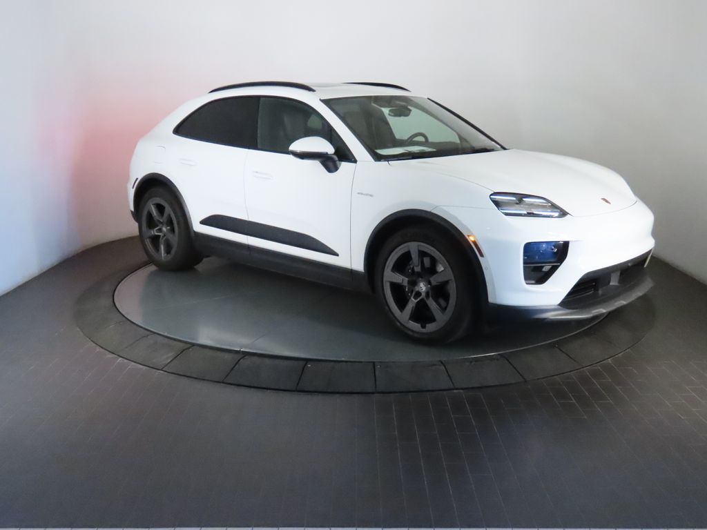Thumbnail: 2024 Porsche Macan - 9