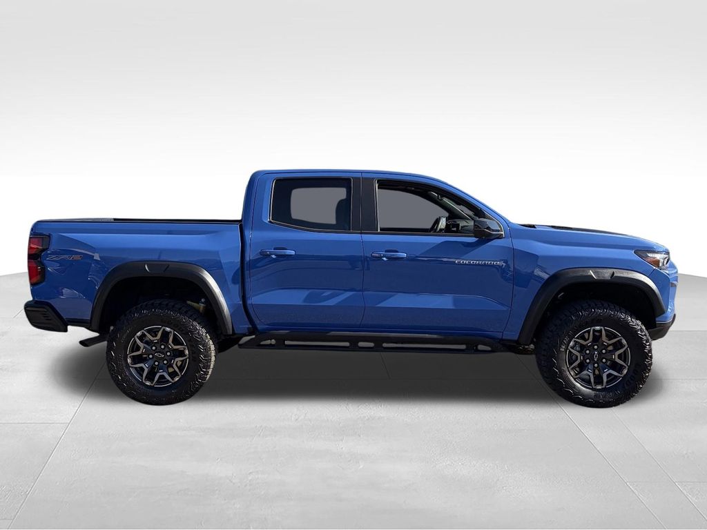Reef Blue Metallic 2025 Chevrolet Colorado Pickup Truck Four-Wheel Drive 8-Speed Automatic