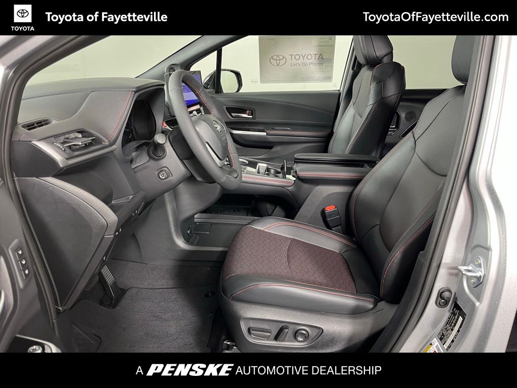 2025 Toyota Sienna XSE 26