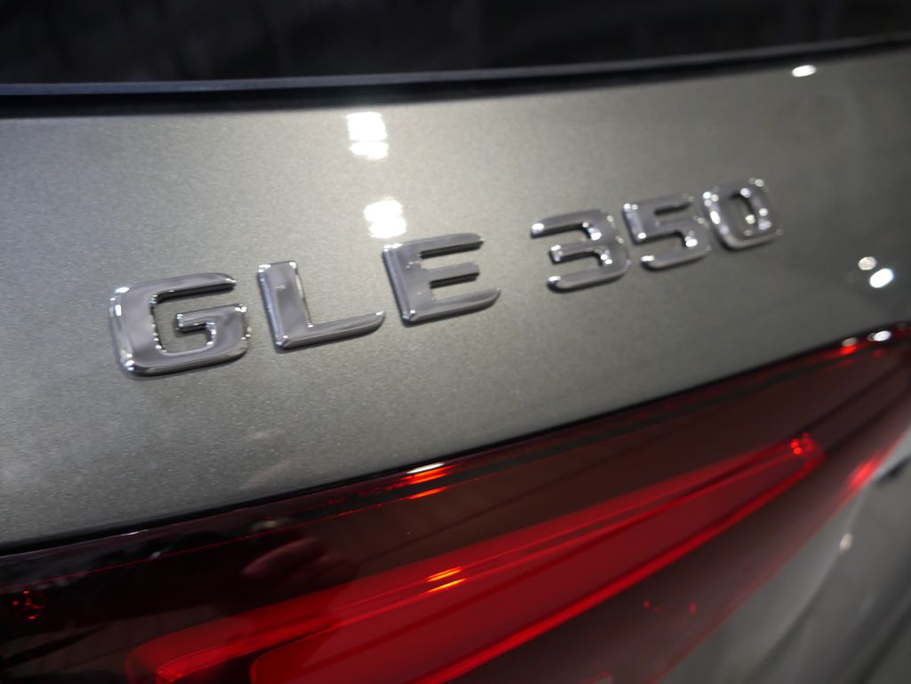 Thumbnail: 2026 Mercedes-Benz GLE - 9