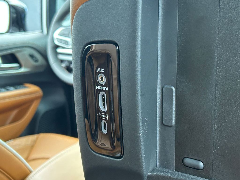 New 2026 Bright White Clearcoat Chrysler Pinnacle image 42