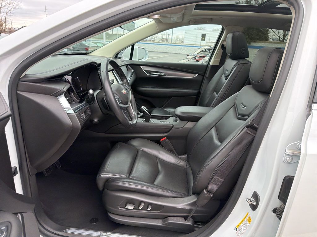 Thumbnail: 2017 Cadillac XT5 - 18