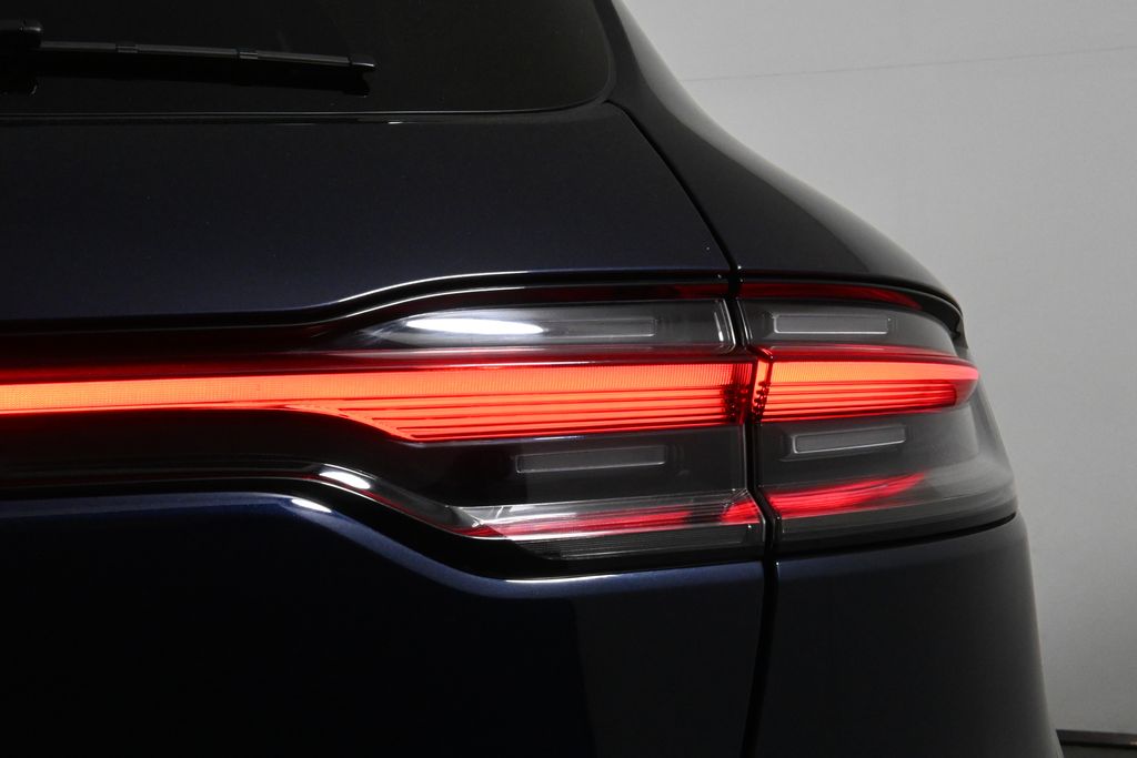 Thumbnail: 2019 Porsche Macan - 13
