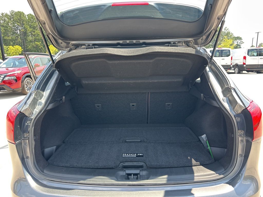 2017 Gun Metallic Nissan Rogue Sport SL FWD SUV
