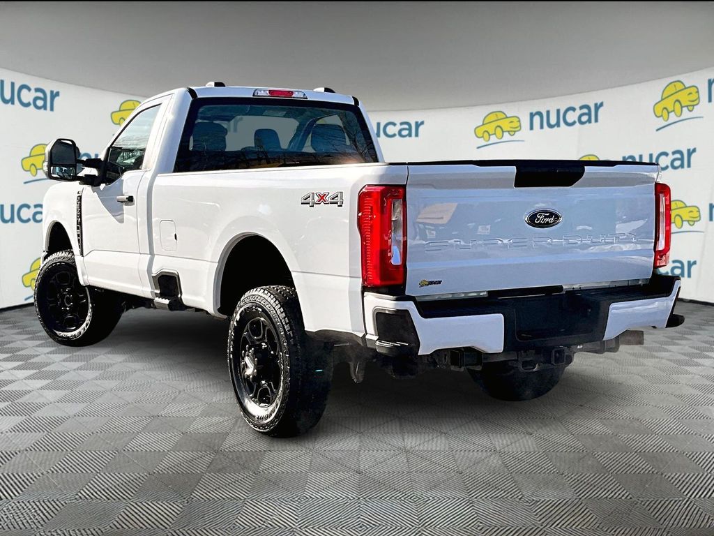 2026 Ford F-350SD — photo 4