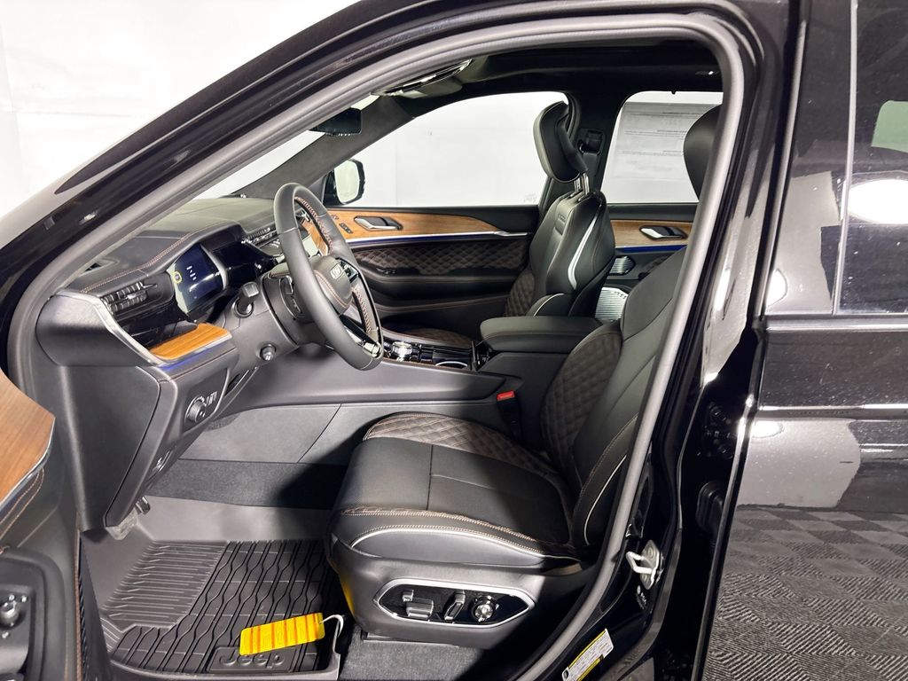 2026 Jeep Grand Cherokee Summit