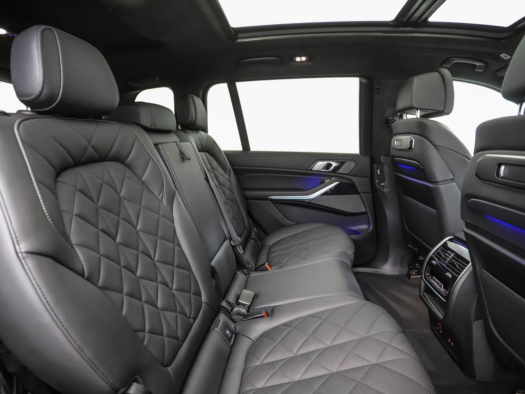 Thumbnail: 2024 BMW X7 - 30