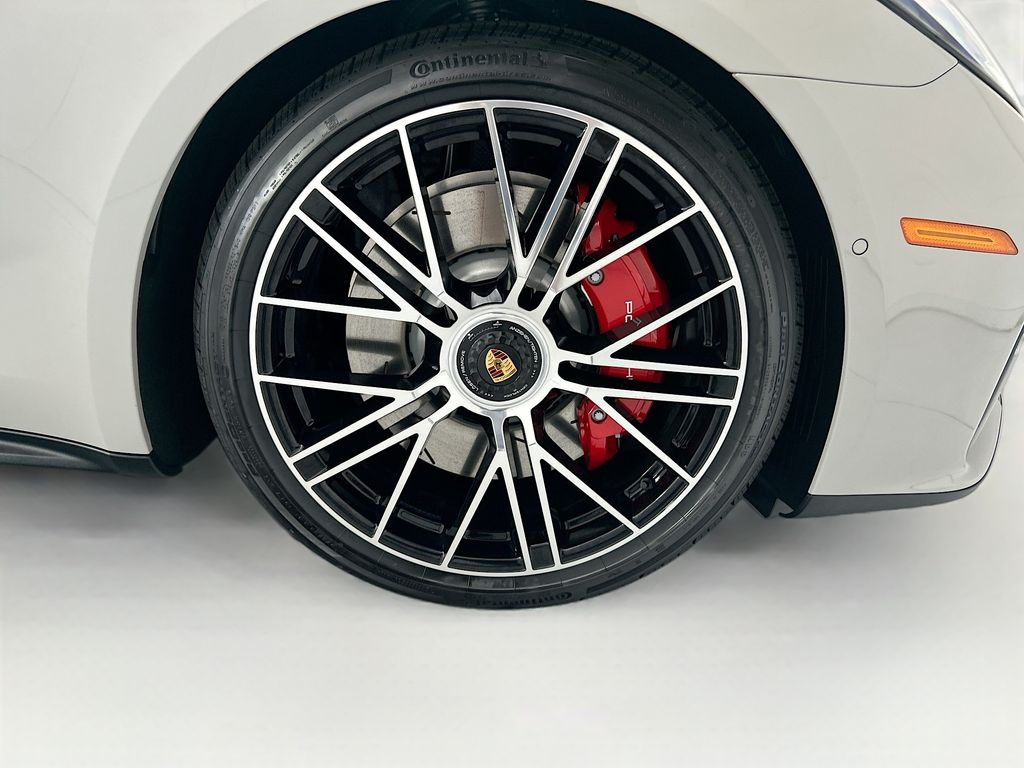 Thumbnail: 2026 Porsche Panamera - 32