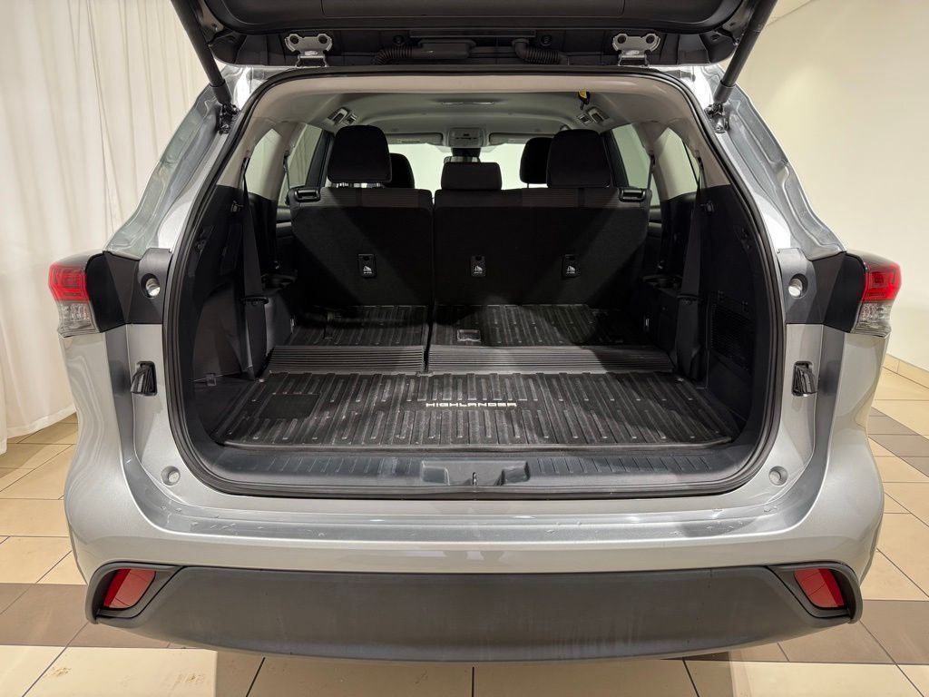 Thumbnail: 2025 Toyota Highlander - 12