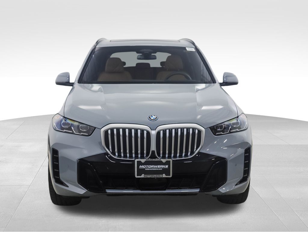 2026 BMW X5 xDrive50e 8
