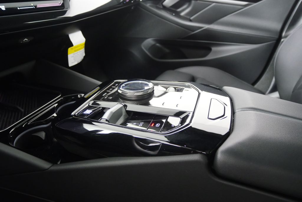 Thumbnail: 2024 BMW 5 Series - 29