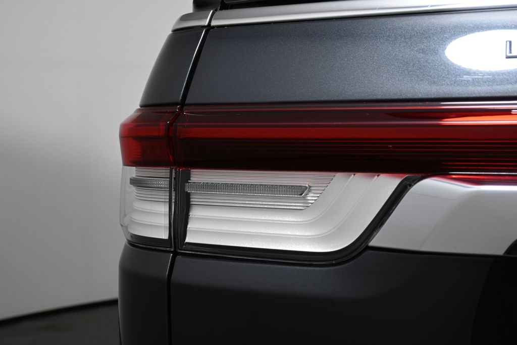 Thumbnail: 2024 Lincoln Navigator - 12