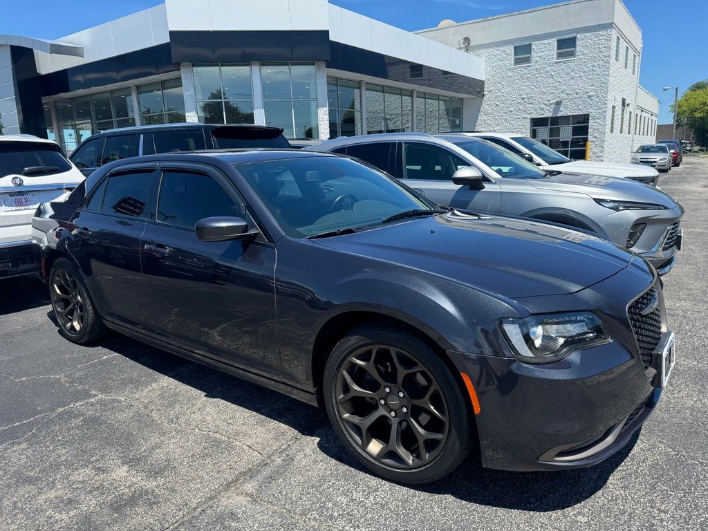 Gray (Maximum Steel Metallic Clearcoat) 2019 Chrysler 300 Sedan Rear-Wheel Drive 8-Speed Automatic
