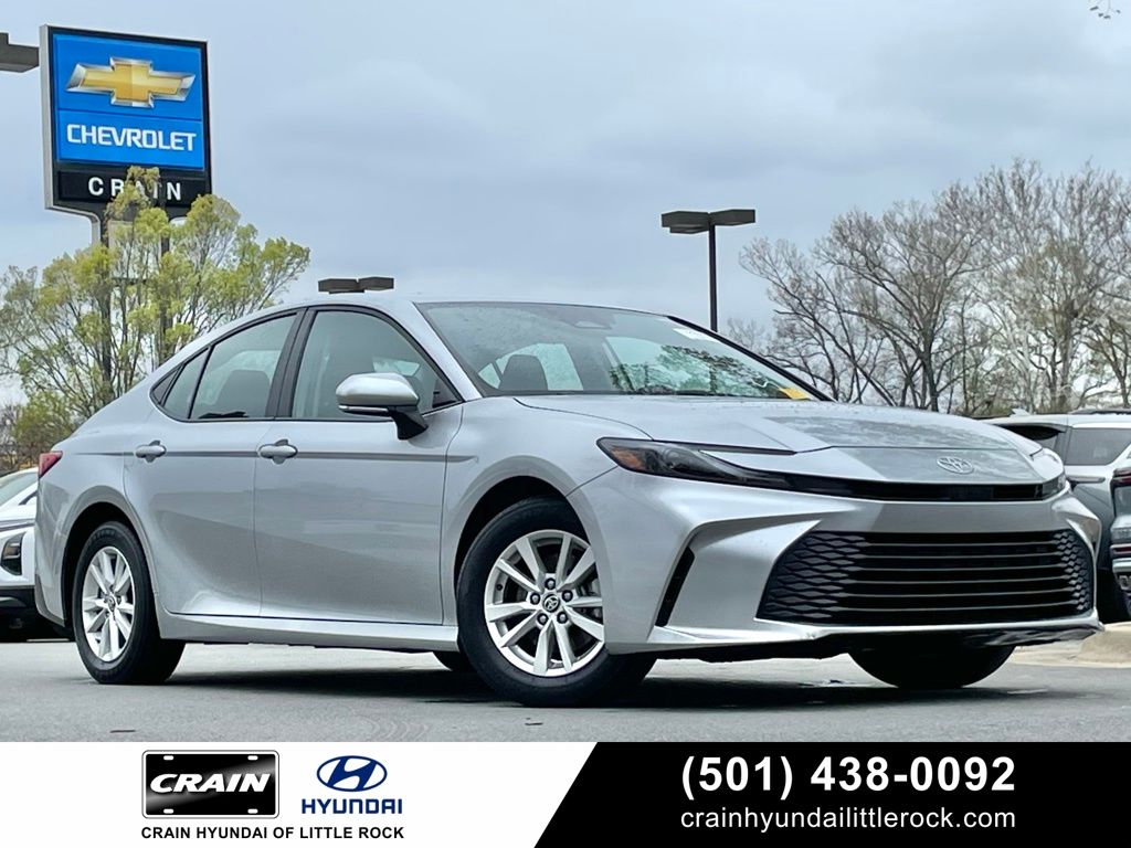  2025 Toyota Camry SE FWD   