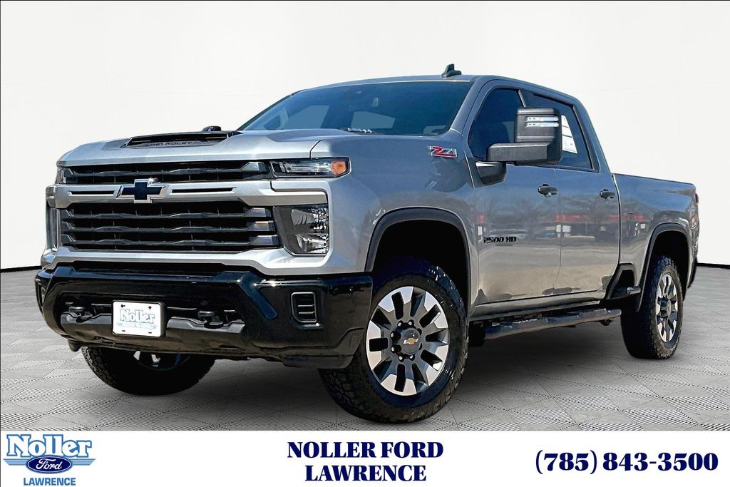 2024 Chevrolet Silverado 2500HD Custom Crew Cab 4WD