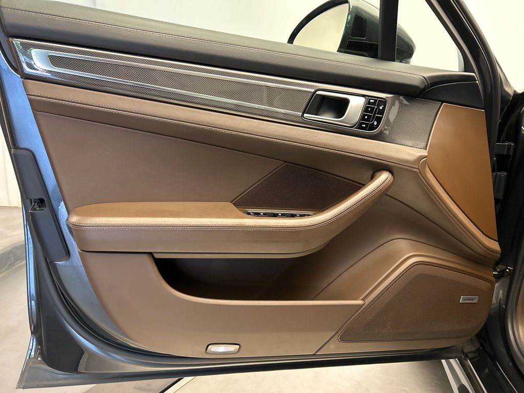 Thumbnail: 2018 Porsche Panamera - 11