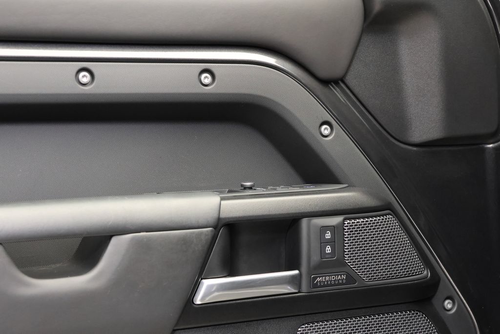 Thumbnail: 2023 Land Rover Defender - 27