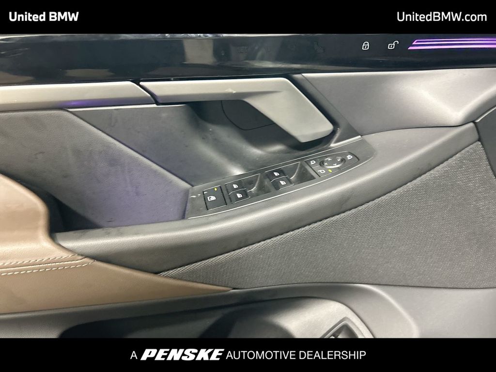 Thumbnail: 2024 BMW 5 Series - 12