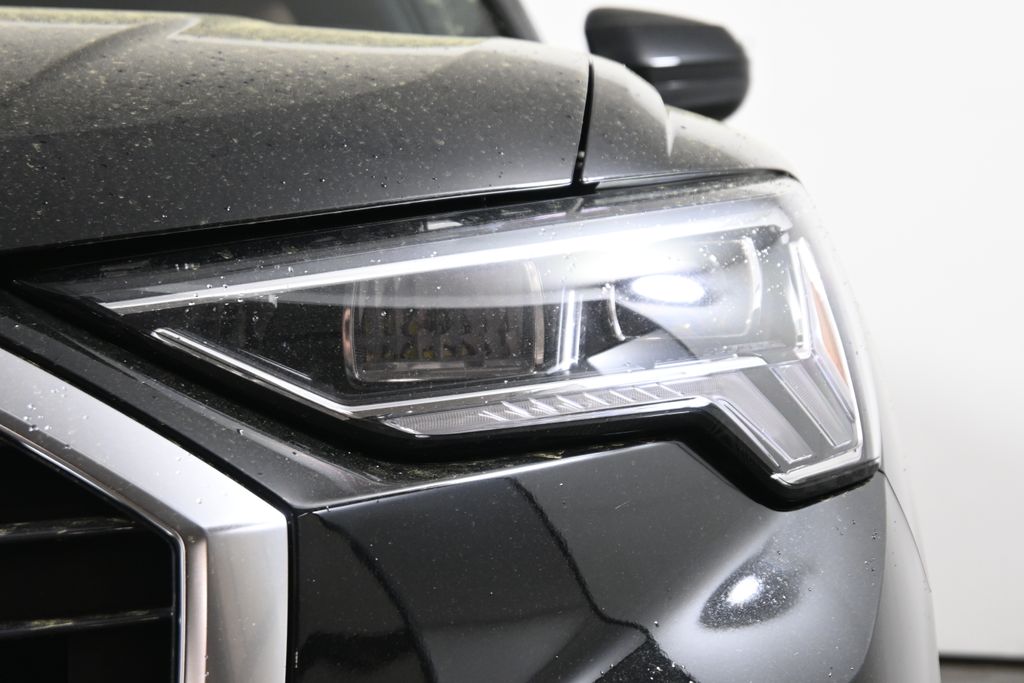 Thumbnail: 2025 Audi Q3 - 11