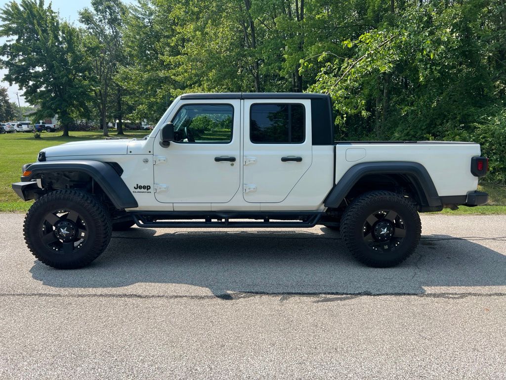 Photo 2 of 2020 Jeep Gladiator Sport