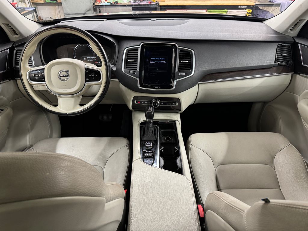 2019 Volvo XC90 T5 Momentum