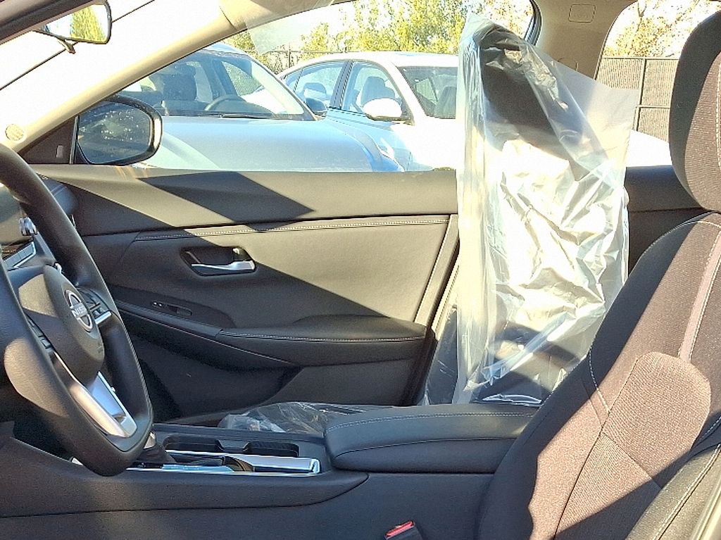 Thumbnail: 2025 Nissan Sentra - 6