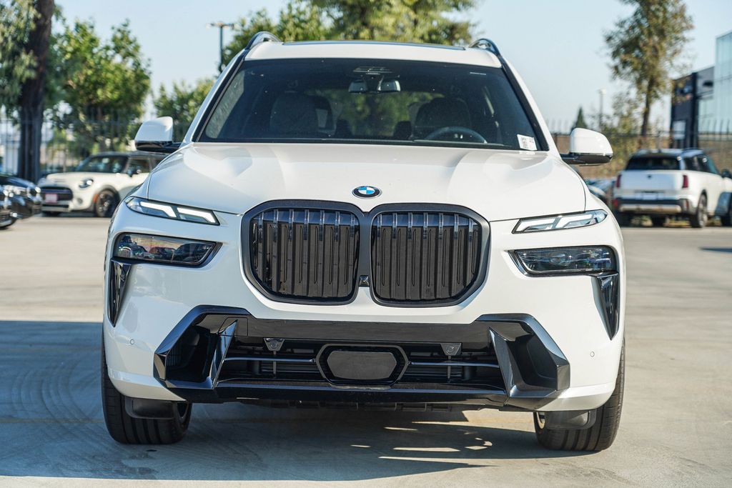 2025 BMW X7 xDrive40i 4