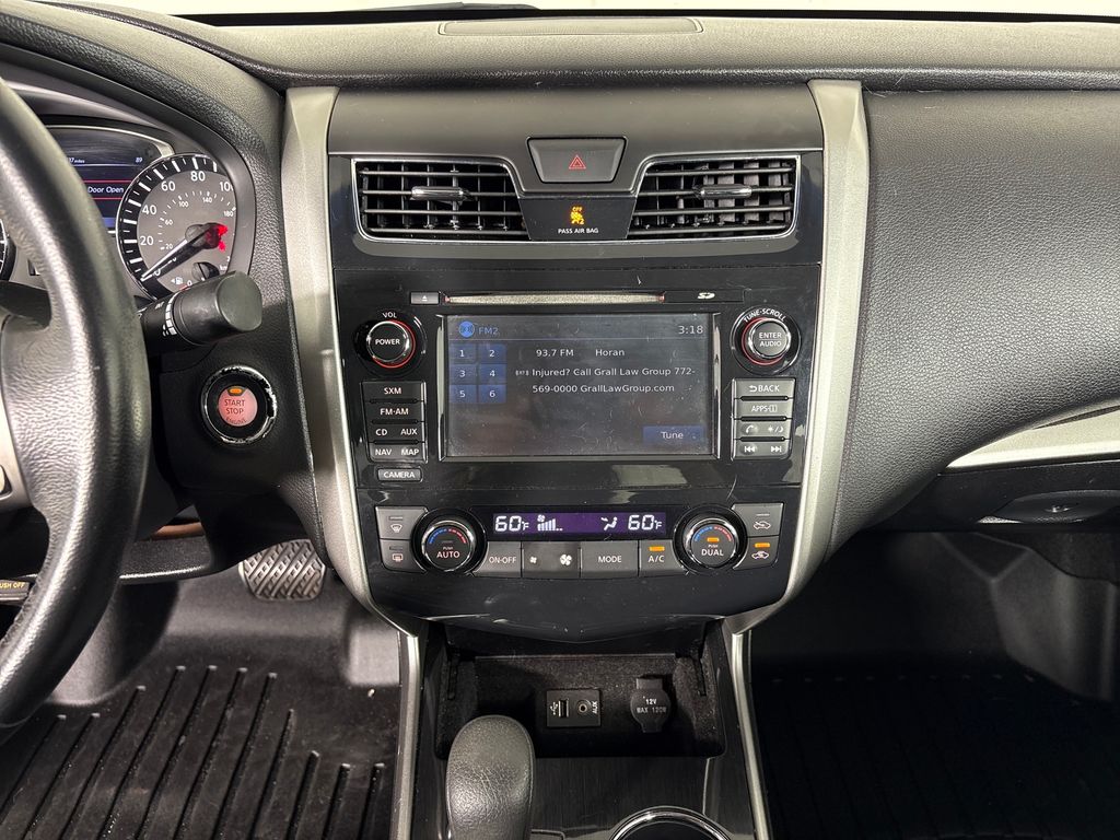Used 2014 Silver Nissan 2.5 SV image 31