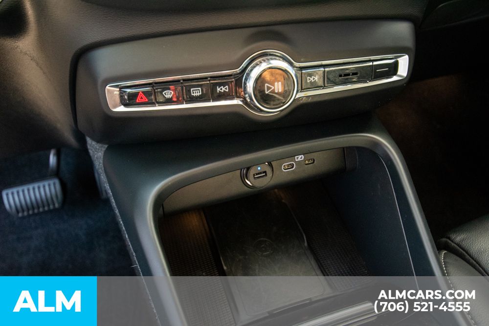 2023 Volvo XC40 Plus photo 23