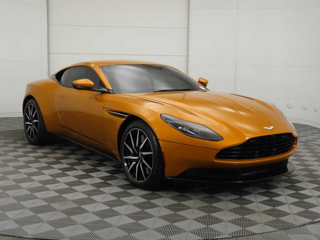 2022 Aston Martin DB11  3