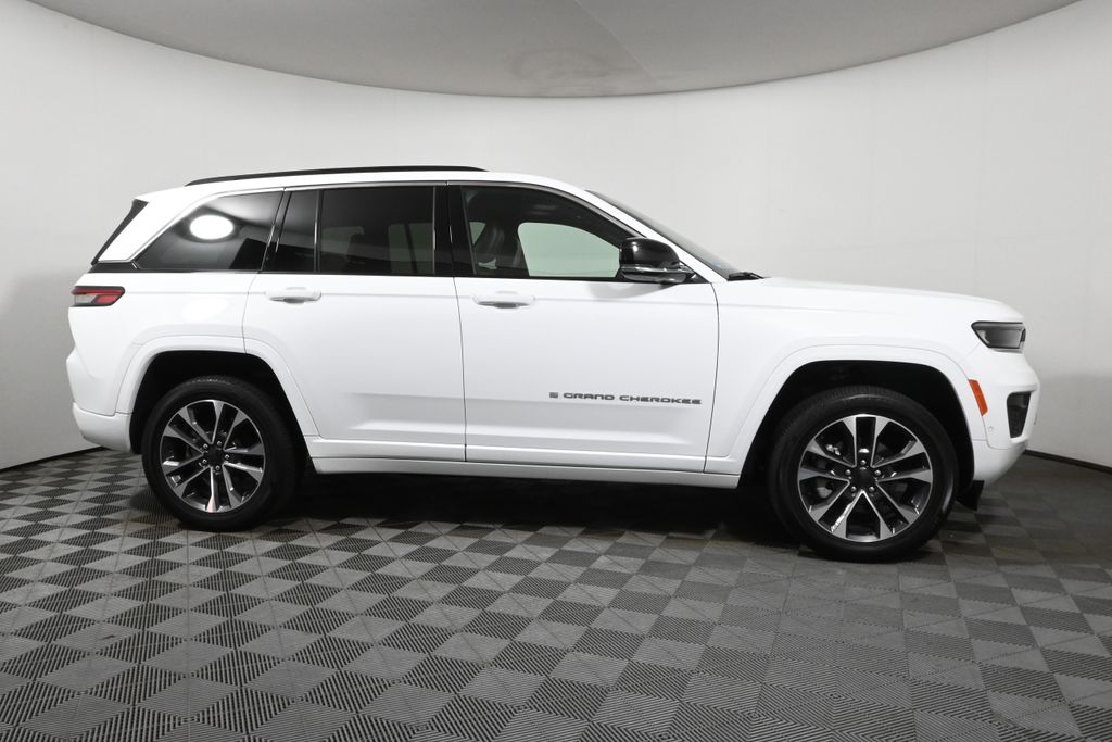 Thumbnail: 2024 Jeep Grand Cherokee - 9