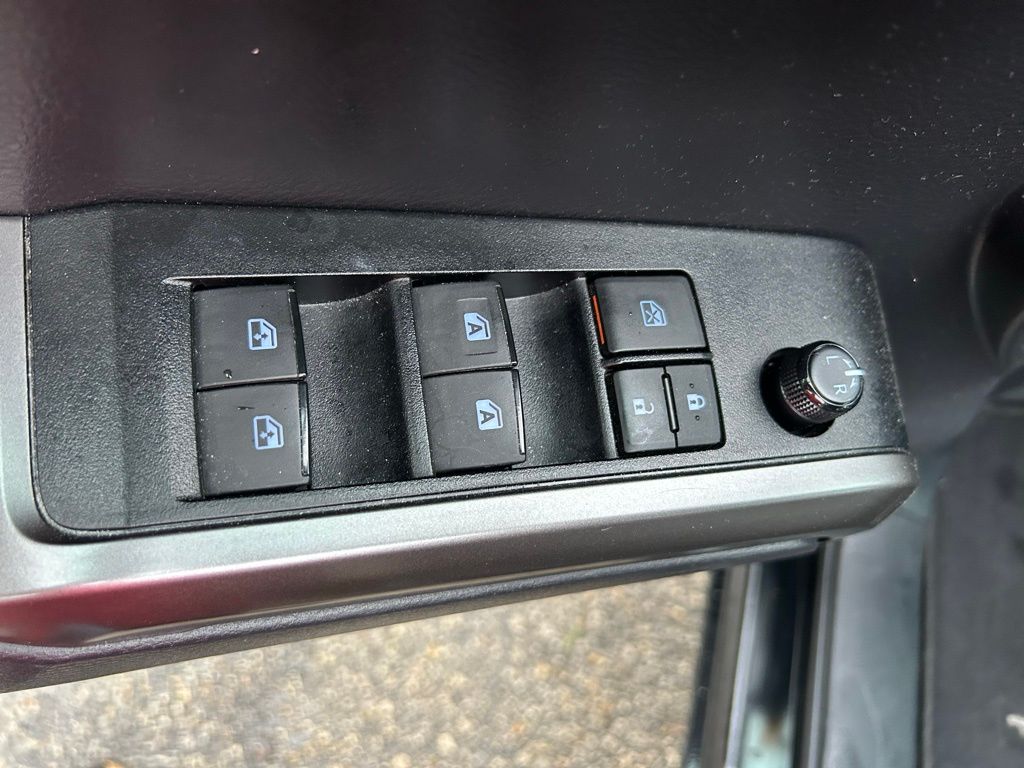 Thumbnail: 2023 Toyota Tacoma - 16