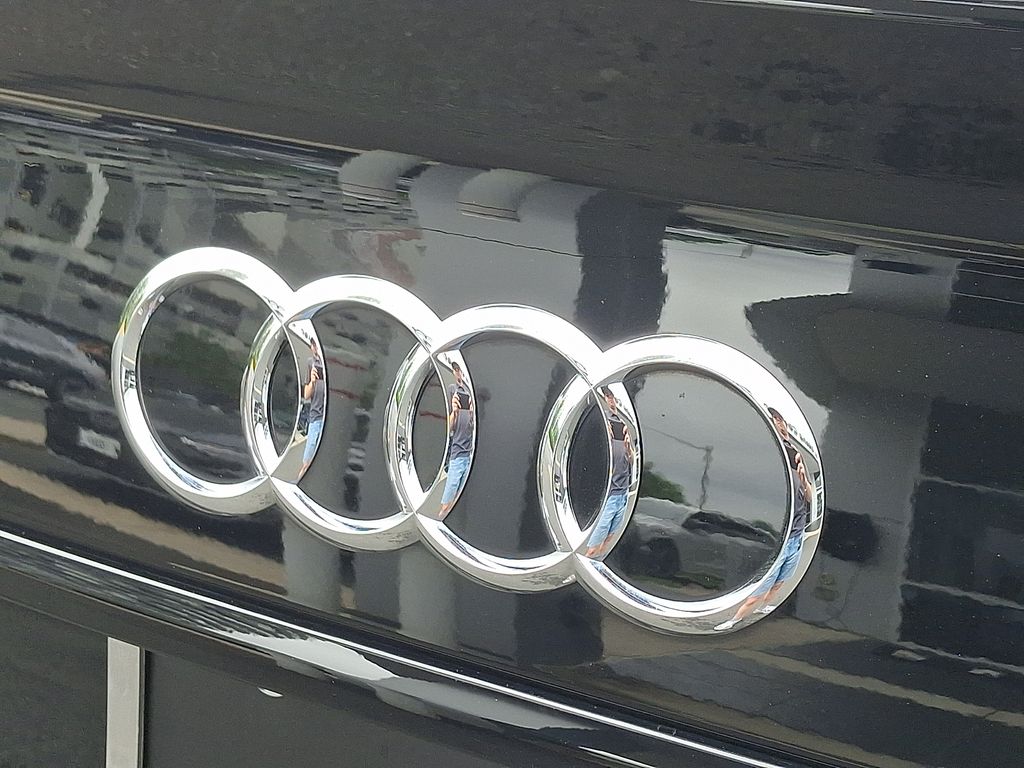 Thumbnail: 2023 Audi SQ5 - 31
