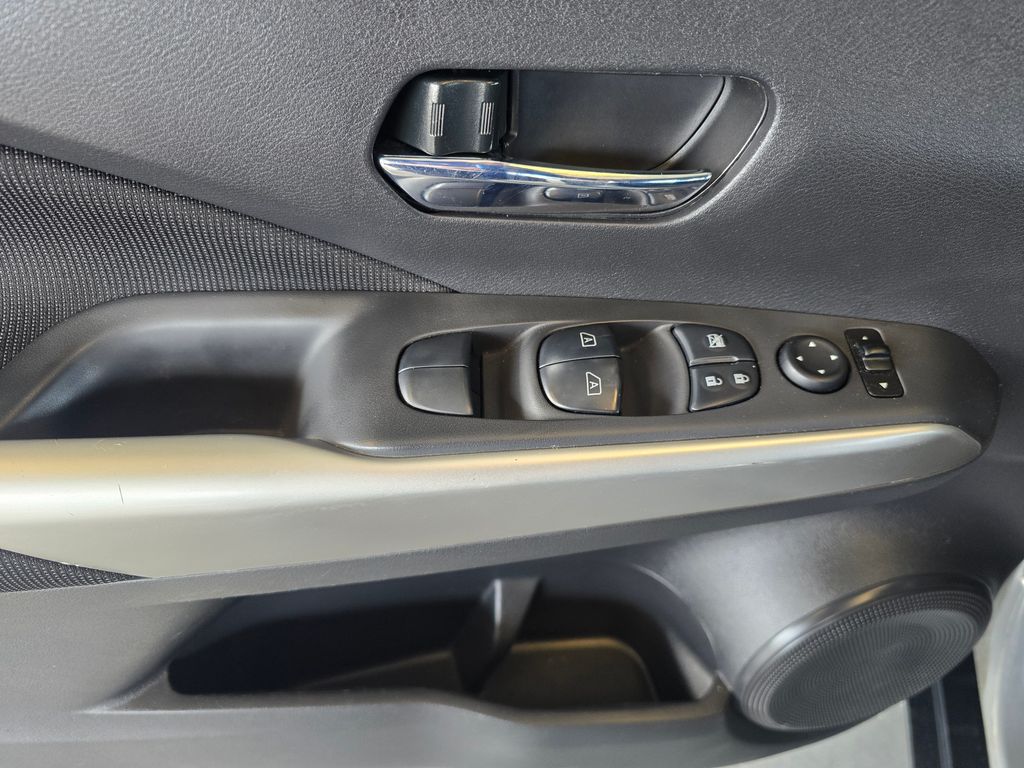 Thumbnail: 2021 Nissan Kicks - 15