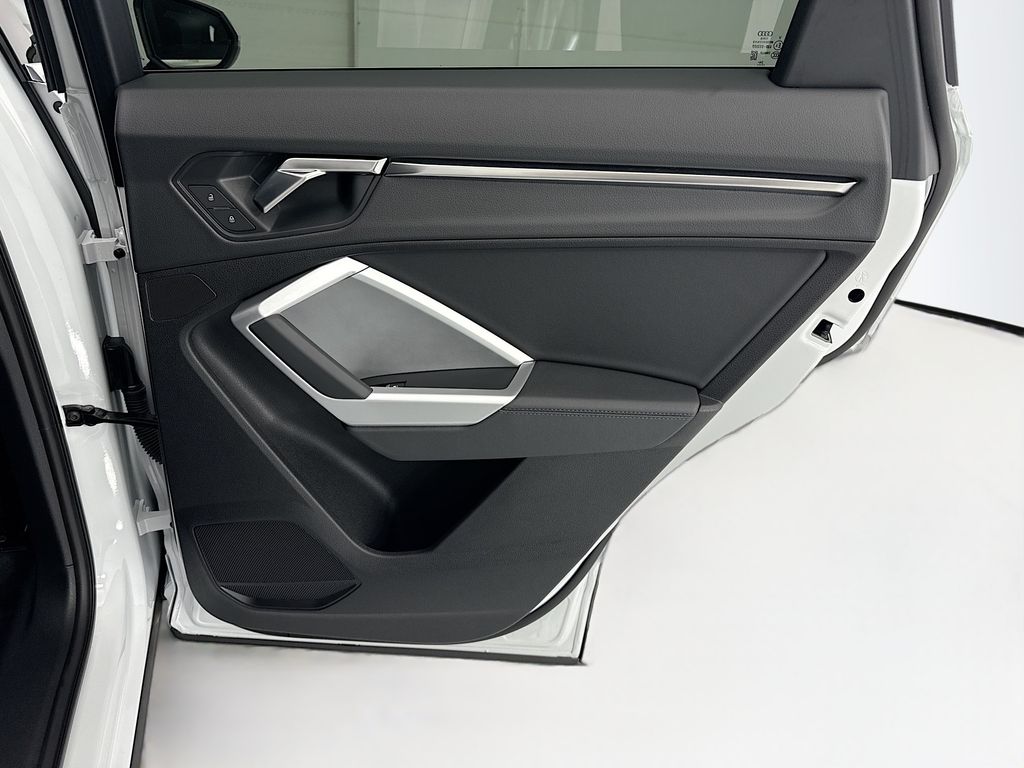 Thumbnail: 2025 Audi Q3 - 25