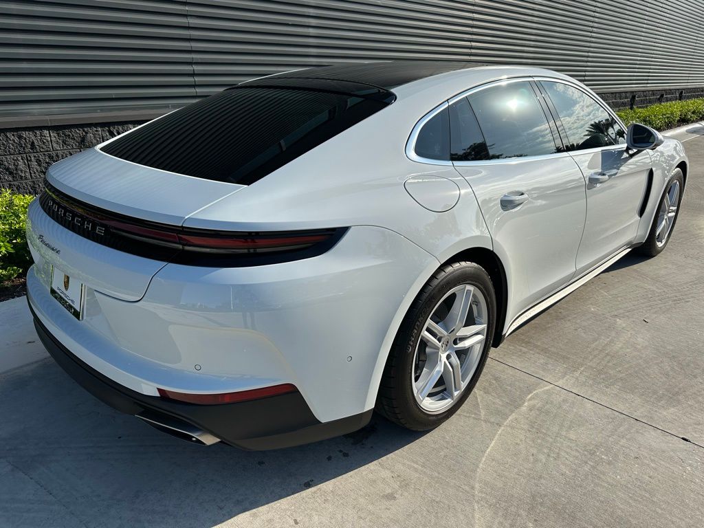 2024 Porsche Panamera  9