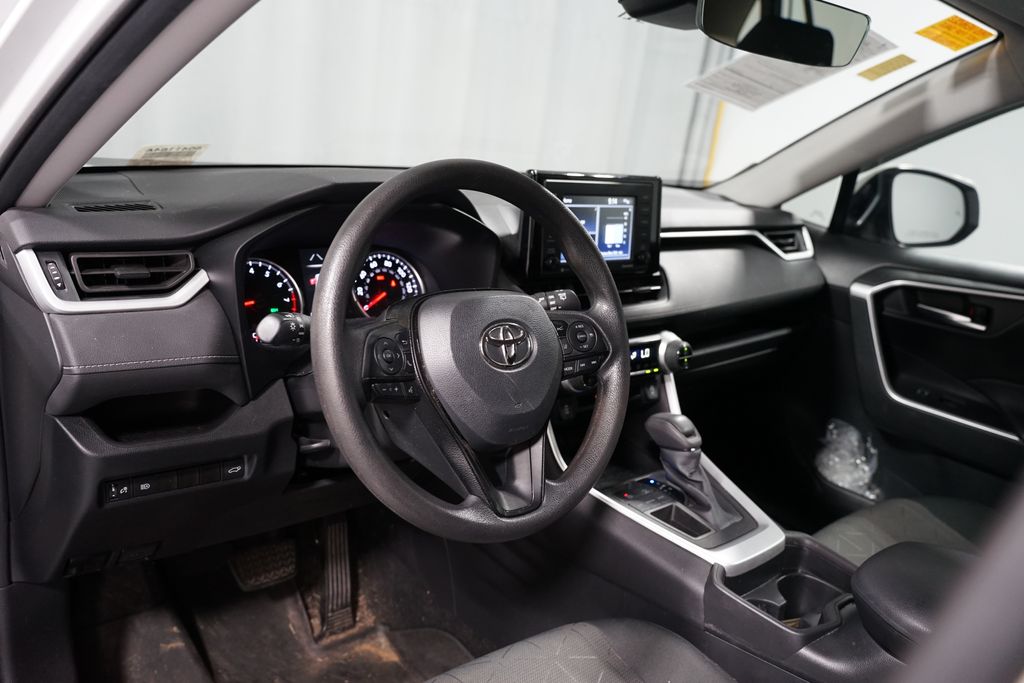 Thumbnail: 2021 Toyota RAV4 - 7