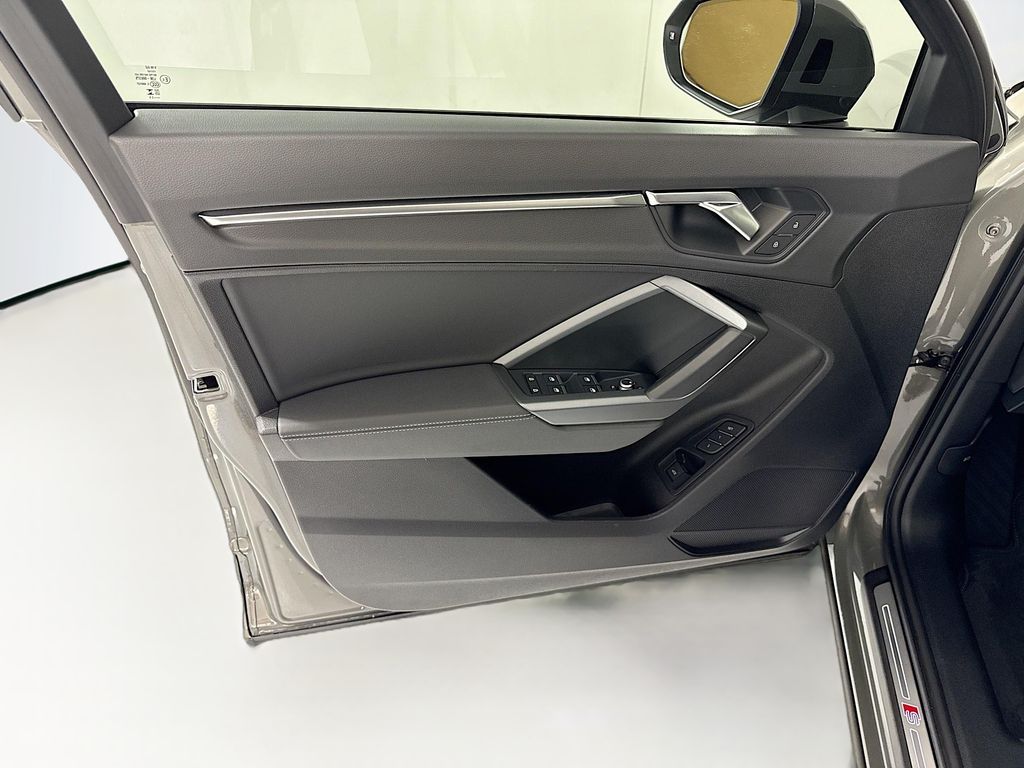 Thumbnail: 2025 Audi Q3 - 24