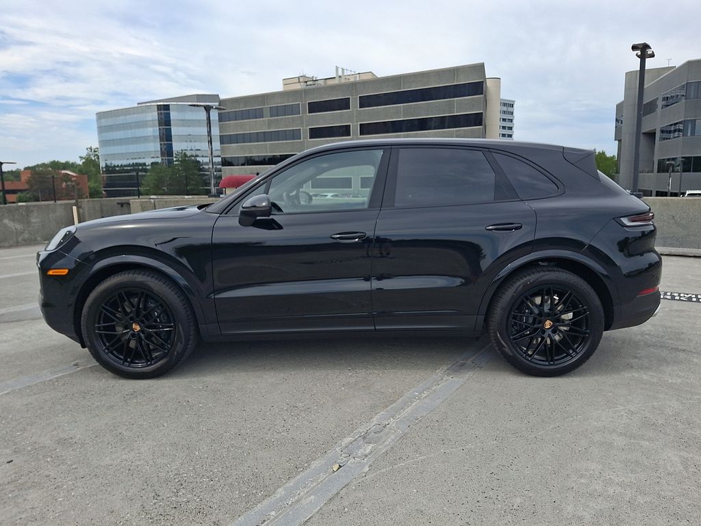 Thumbnail: 2026 Porsche Cayenne - 2