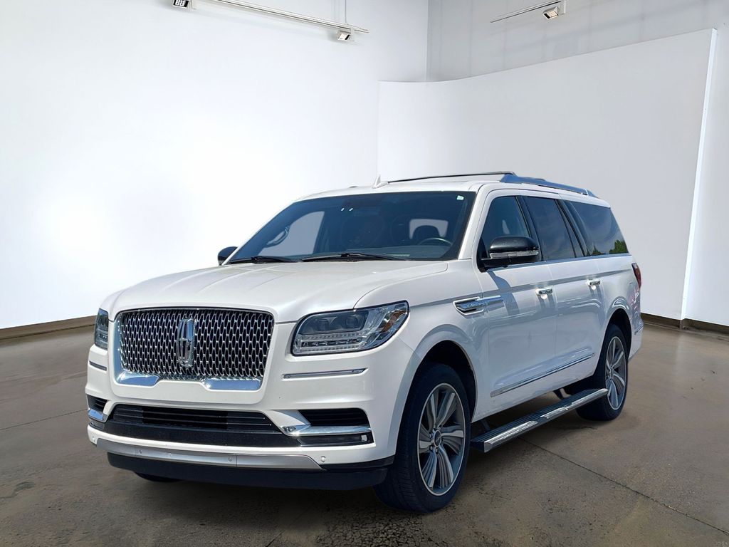 White Platinum Clearcoat Metallic 2018 Lincoln Navigator L Reserve 4WD SUV / Crossover Four-Wheel Drive Automatic
