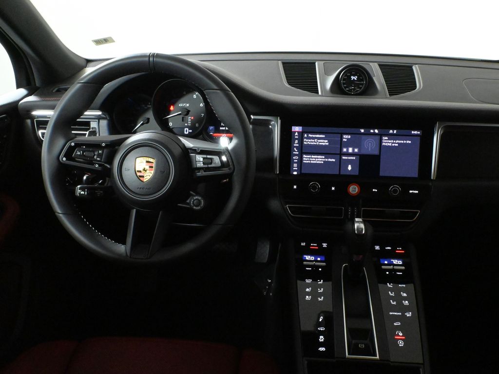 Thumbnail: 2026 Porsche Macan - 17