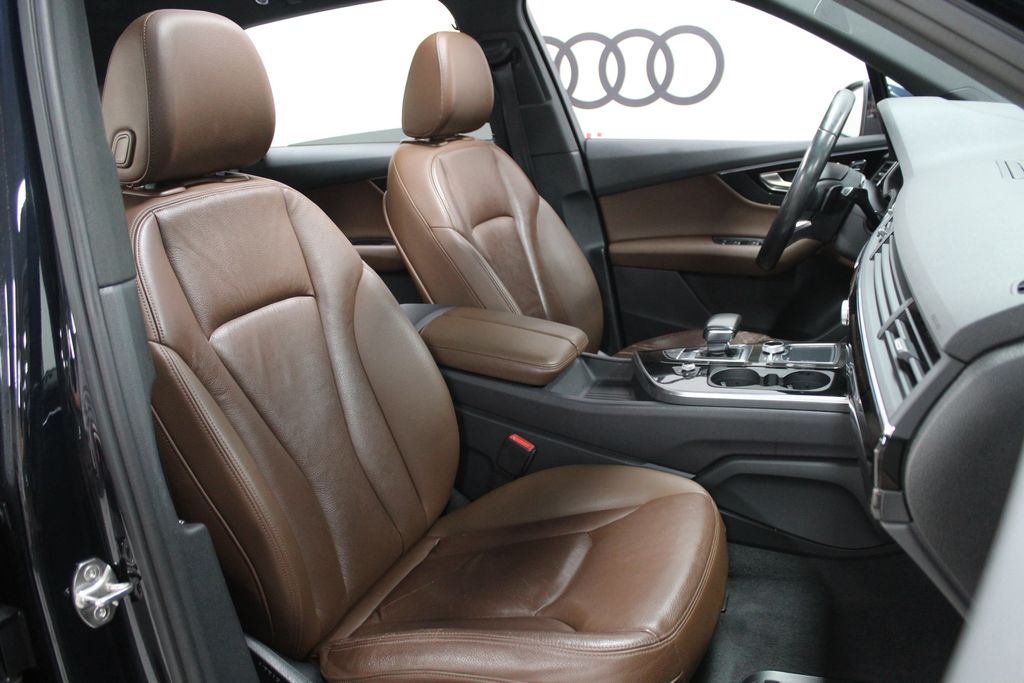 Thumbnail: 2017 Audi Q7 - 32