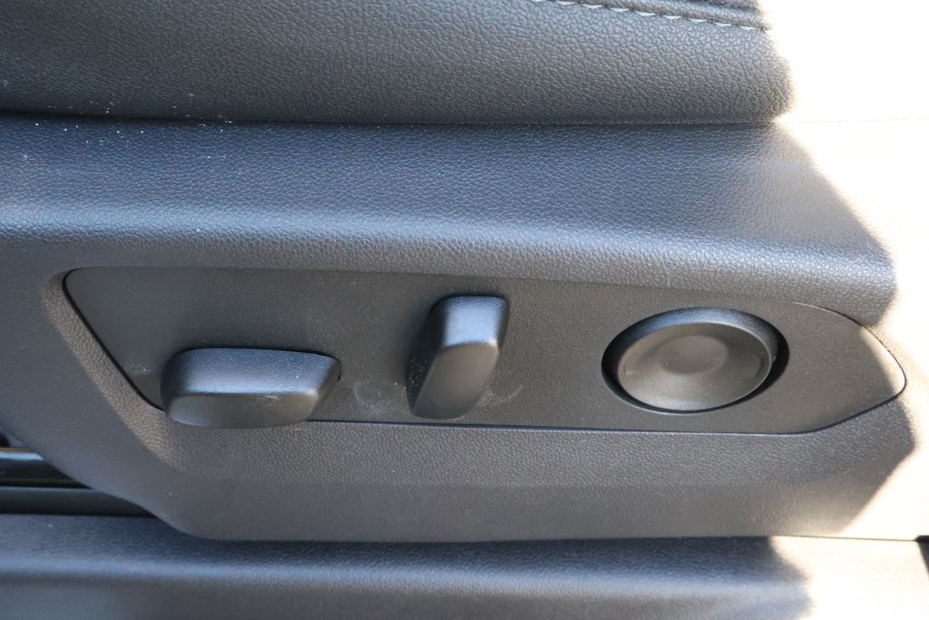 Thumbnail: 2026 Chevrolet Silverado 1500 - 14