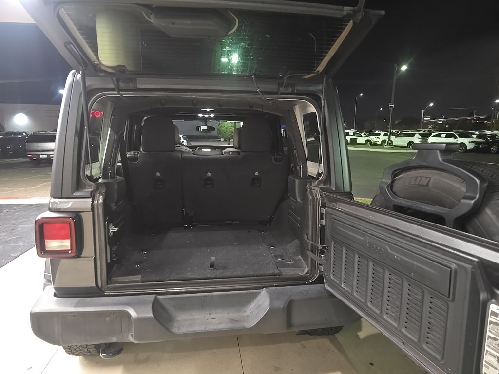 Thumbnail: 2020 Jeep Wrangler - 9