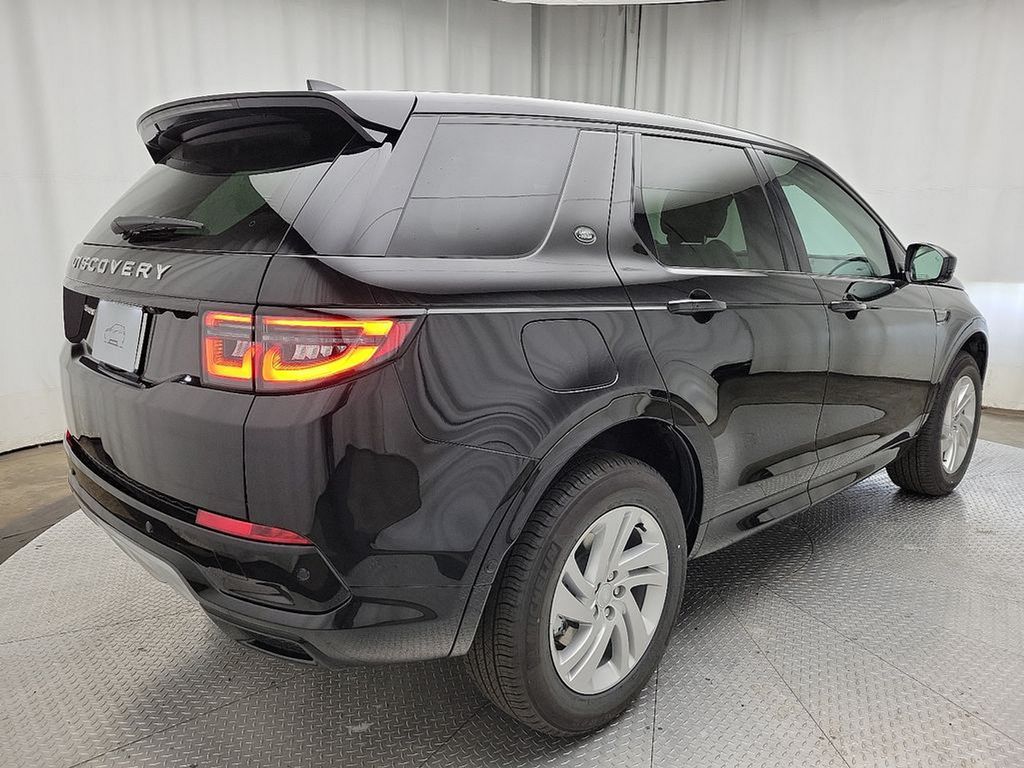 2024 Land Rover Discovery Sport S 3