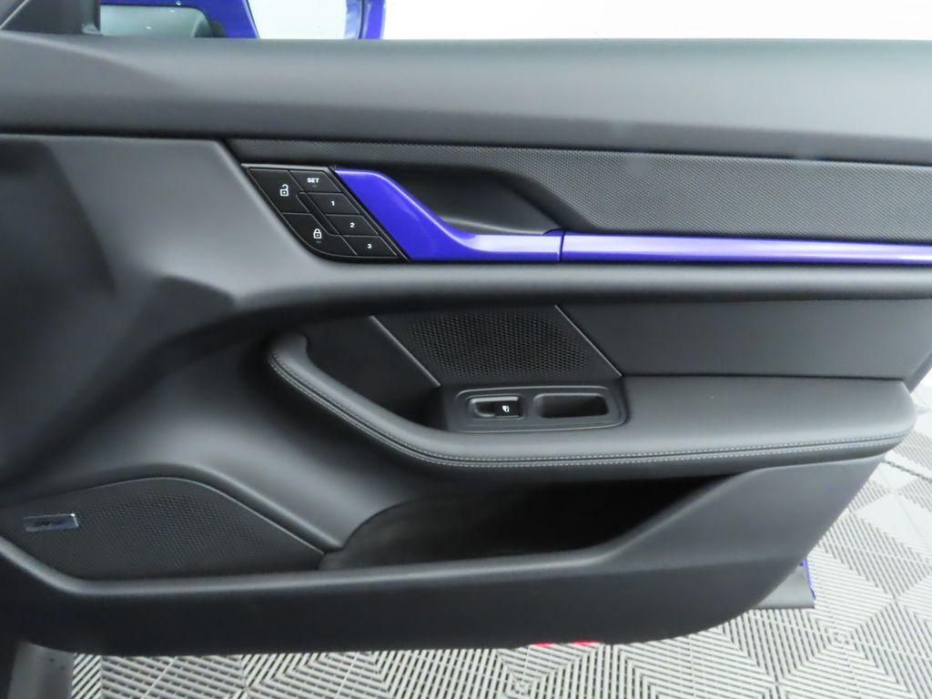 Thumbnail: 2025 Porsche Taycan - 28